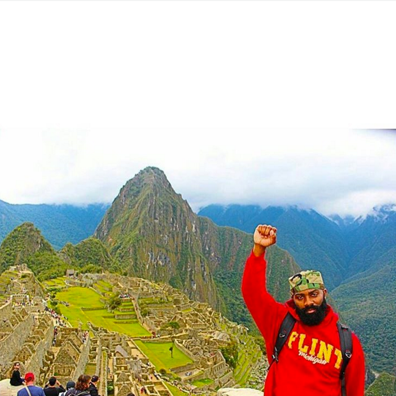 The 15 Best Black Travel Moments You Missed This Week: New Friends In Zanzibar
